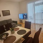 Laurus Makarska Accommodation
